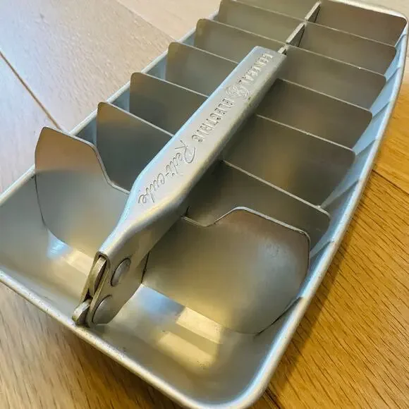 Vintage General Electric Redi-Cube Ice Cube Tray Aluminum Metal 16 Cube GE Set 2 - Picture 4 of 7